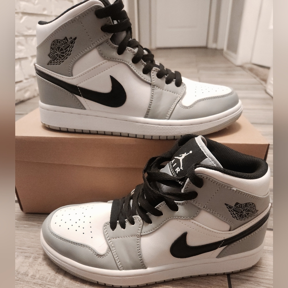 Jordan 1 MID LIGHT SMOKE GREY